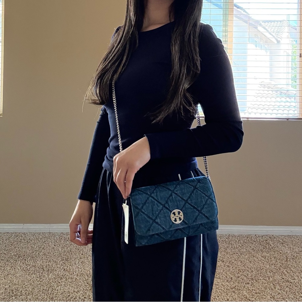 NWT , tory burch crossbody Stylish Blue Quilted Chain Bag - Picture 11 of 14